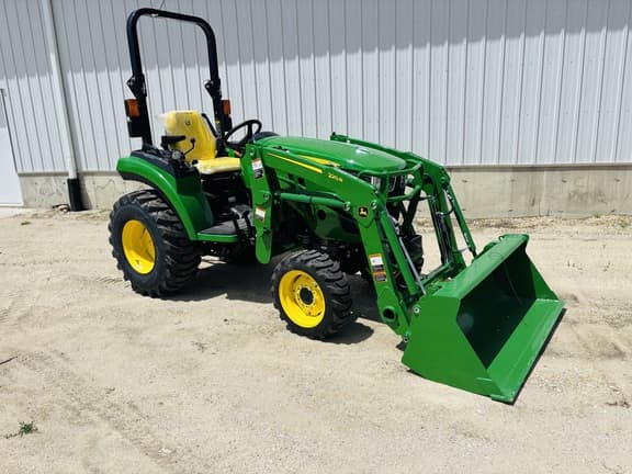 Image of John Deere 2032R equipment image 1