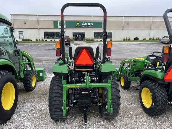 Image of John Deere 2032R equipment image 4