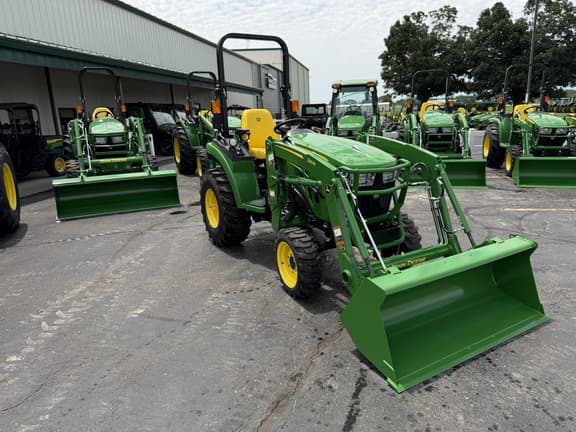 Image of John Deere 2032R equipment image 2