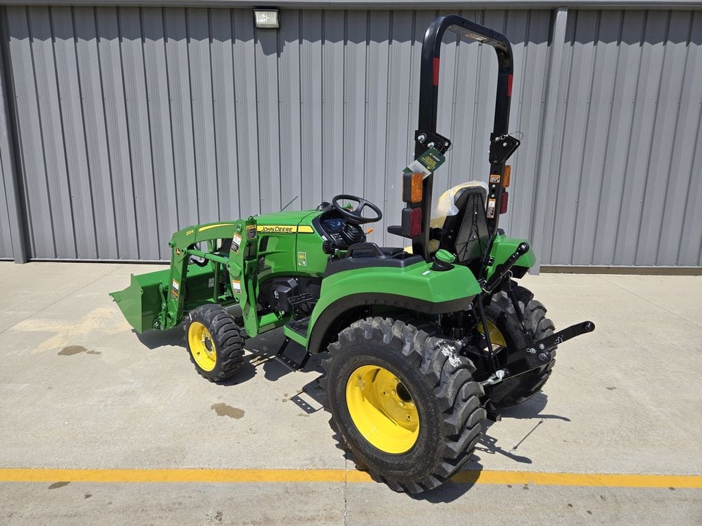 2026 John Deere 2032R Equipment Image0