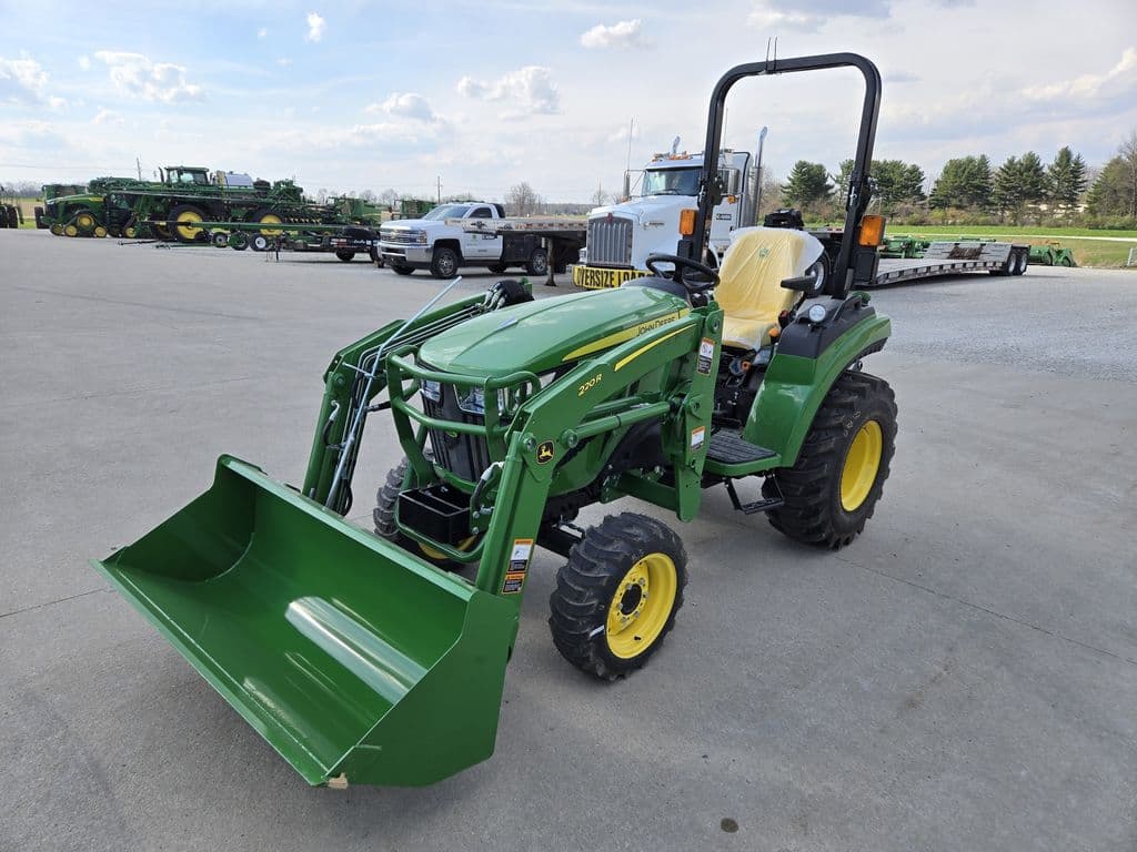Image of John Deere 2032R Primary image