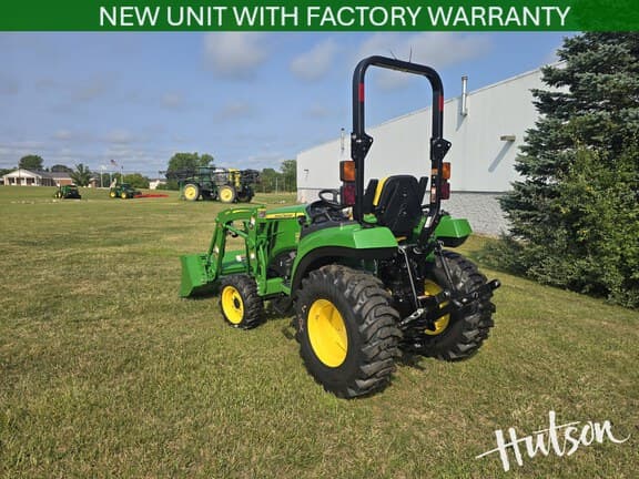 Image of John Deere 2032R equipment image 2