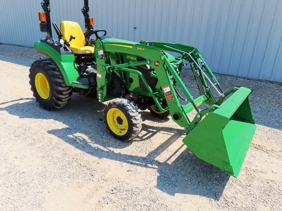 Image of John Deere 2038R equipment image 2