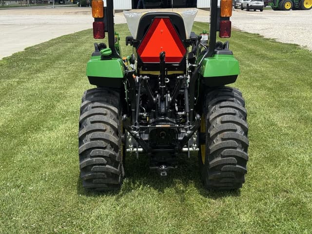 Image of John Deere 2038R equipment image 4