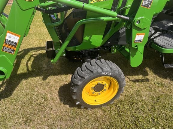 Image of John Deere 2038R equipment image 2