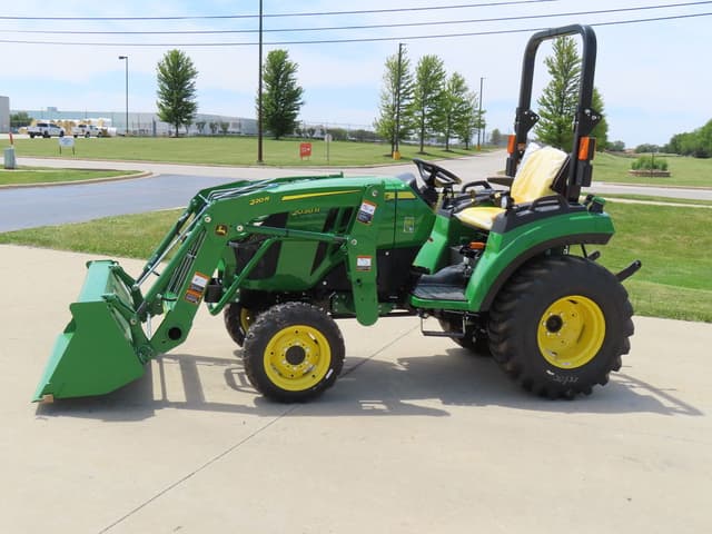 Image of John Deere 2038R equipment image 1