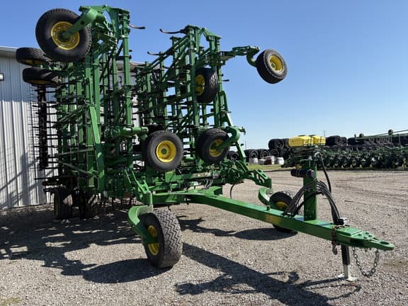 Image of John Deere 2230FH equipment image 1