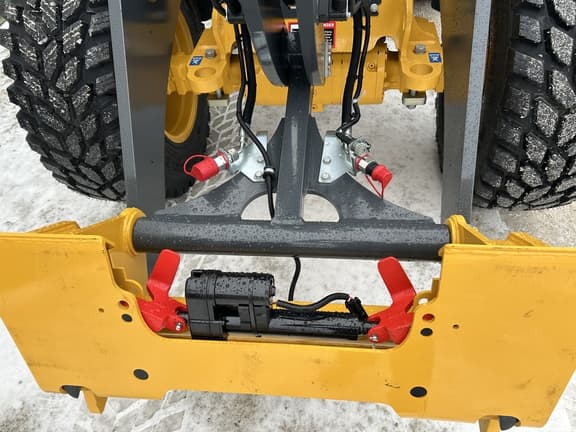 Image of John Deere 244P equipment image 3