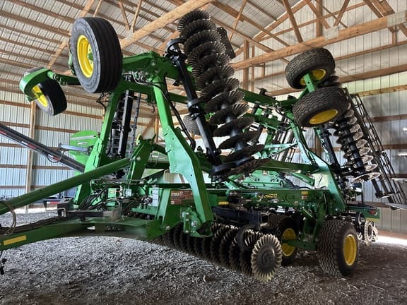 Image of John Deere 2660VT equipment image 2