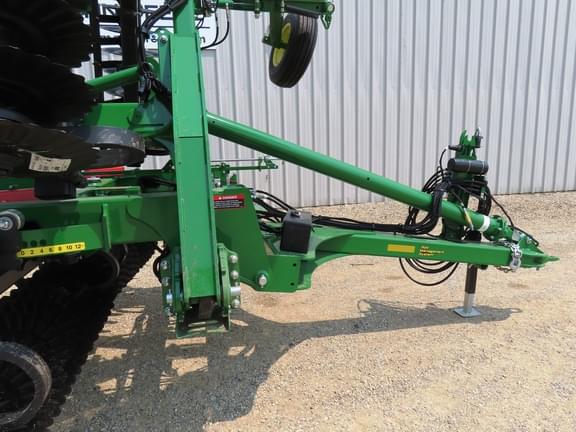 Image of John Deere 2660VT equipment image 2