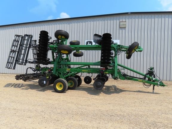 2026 John Deere 2660VT Equipment Image0