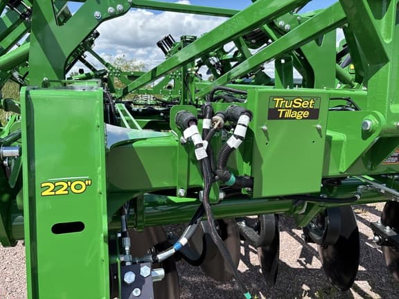 Image of John Deere 2730 equipment image 4