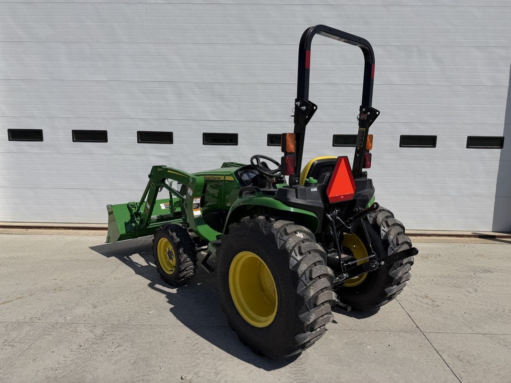 Main image John Deere 3025E