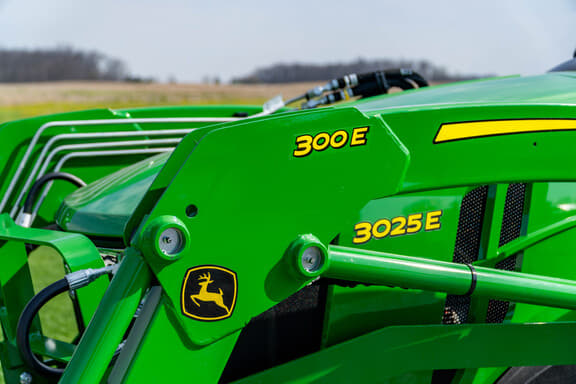 Image of John Deere 3025E equipment image 4