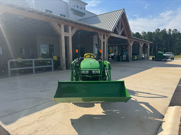 Image of John Deere 3025E equipment image 2