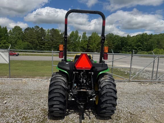 Image of John Deere 3025E equipment image 4