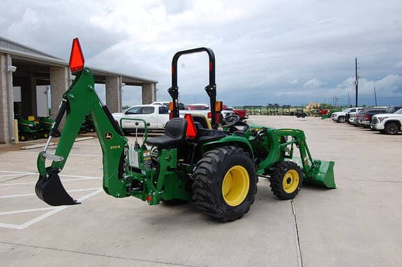 Image of John Deere 3025E equipment image 2