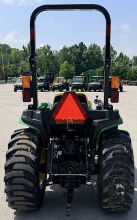 Image of John Deere 3025E equipment image 4
