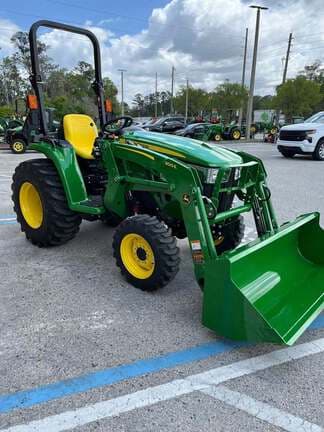 Image of John Deere 3025E equipment image 2