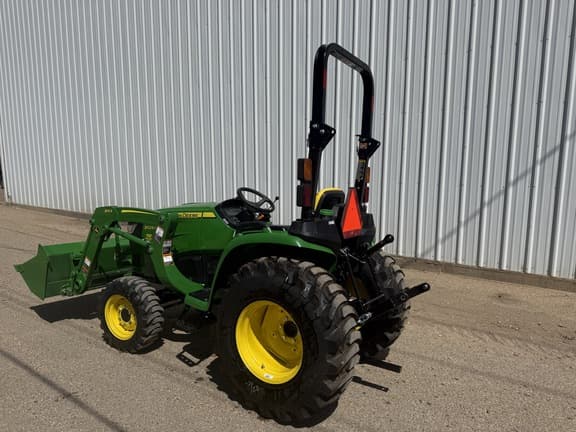 Image of John Deere 3025E equipment image 2