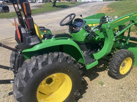 Image of John Deere 3025E equipment image 4
