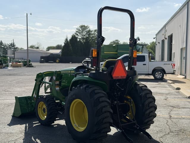 Image of John Deere 3025E equipment image 2