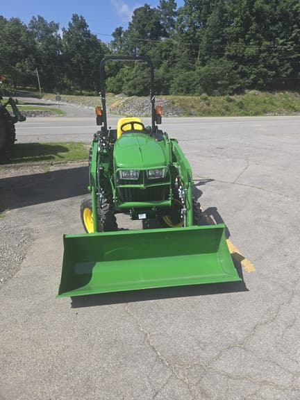 Image of John Deere 3025E equipment image 3