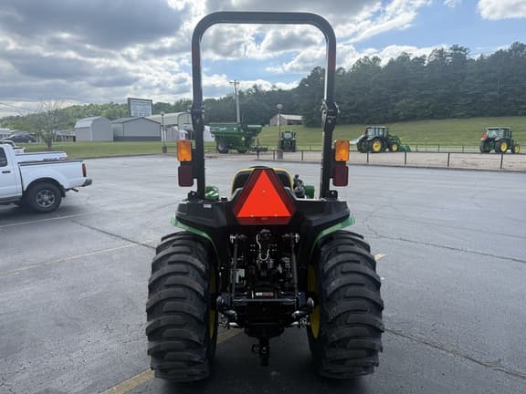 Image of John Deere 3025E equipment image 3