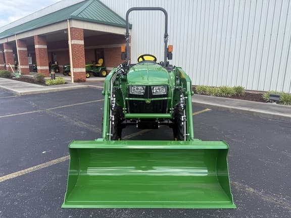 Image of John Deere 3025E equipment image 2