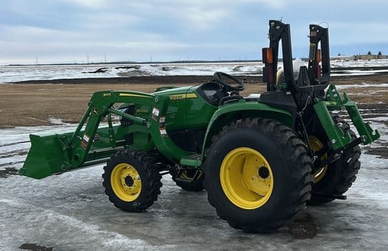 Image of John Deere 3025E Image 1