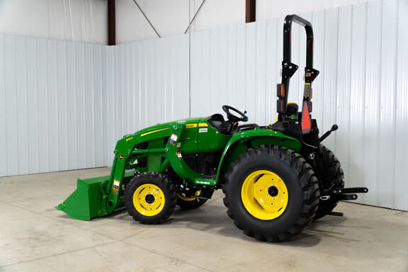 Image of John Deere 3025E equipment image 4