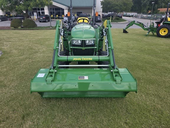 Image of John Deere 3025E equipment image 2
