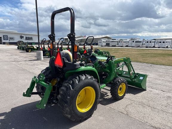 Image of John Deere 3025E equipment image 4