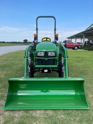 Image of John Deere 3025E equipment image 2