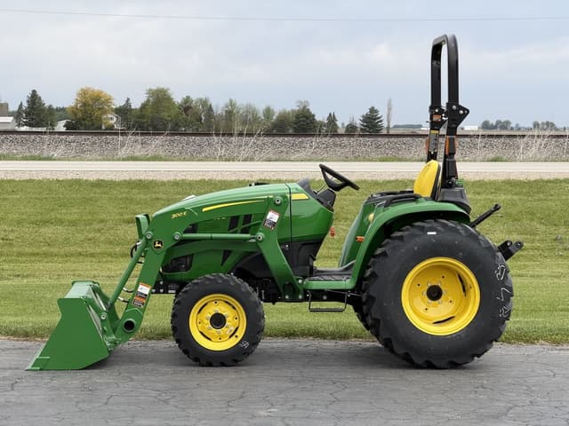 Image of John Deere 3025E equipment image 2