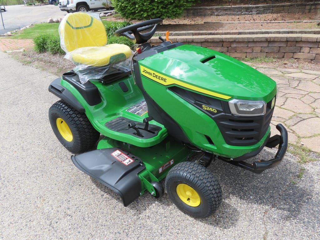2026 John Deere 3025E Equipment Image0