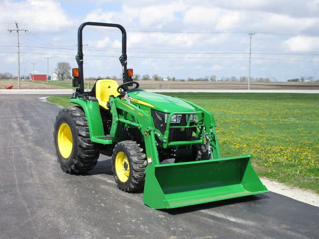 Image of John Deere 3025E equipment image 1