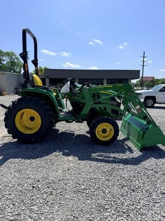 Image of John Deere 3025E equipment image 4