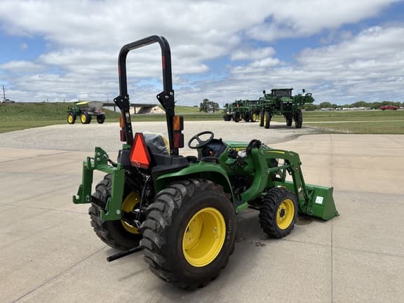 Image of John Deere 3025E equipment image 4