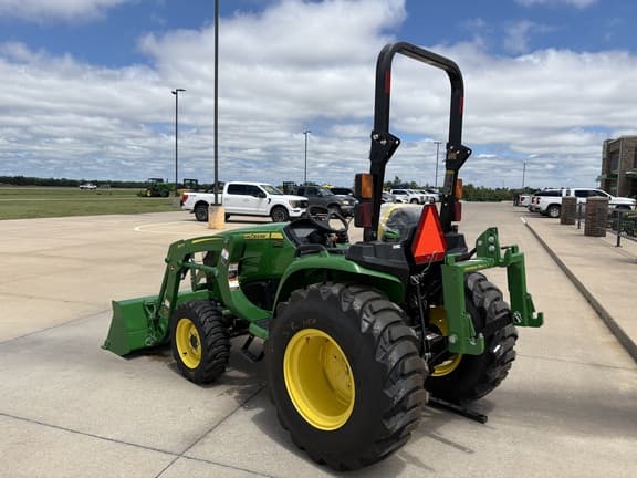 Image of John Deere 3025E equipment image 2