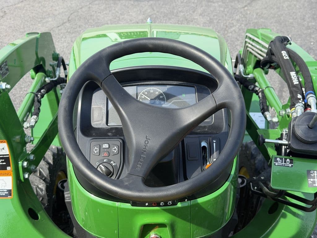 Image of John Deere 3025E Image 1