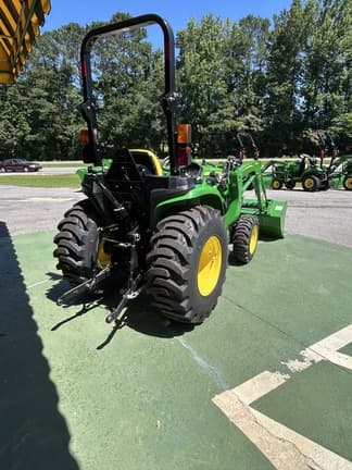 Image of John Deere 3025E equipment image 3