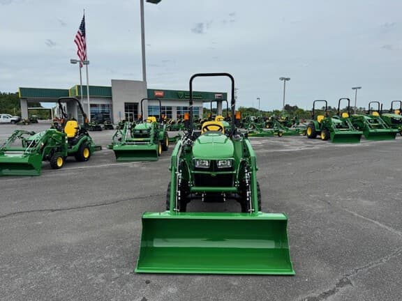 Image of John Deere 3025E equipment image 2