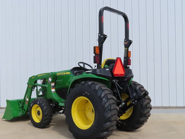 Image of John Deere 3025E equipment image 3