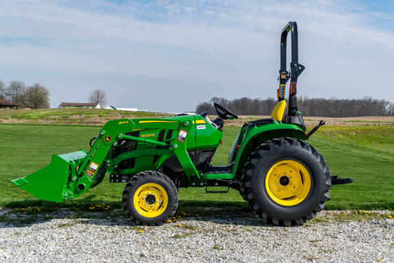 Image of John Deere 3025E equipment image 2