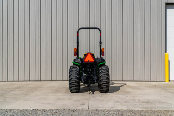 Image of John Deere 3025E equipment image 4