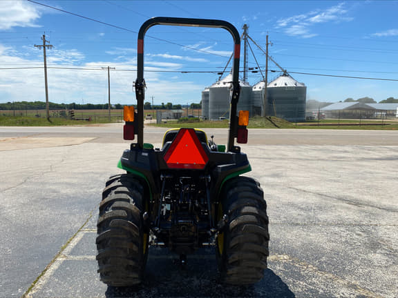 Image of John Deere 3025E equipment image 3