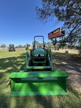Image of John Deere 3025E equipment image 4