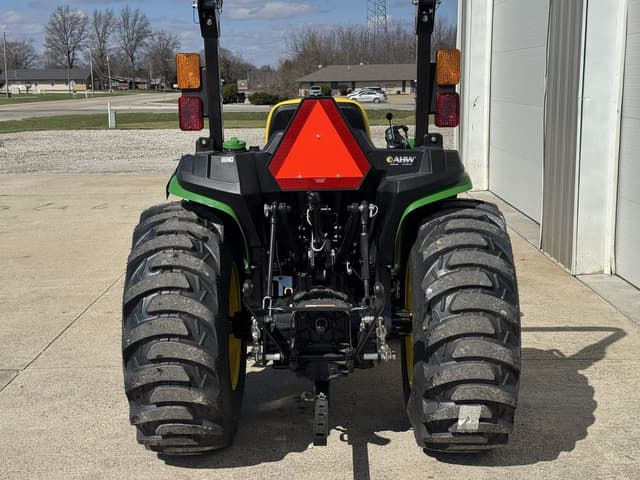 Image of John Deere 3025E equipment image 4