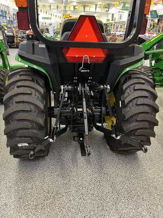 Image of John Deere 3032E equipment image 2